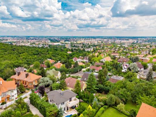 Picture Views you can't get enough of – 5 special panoramas from Barnes Hungary portofolio