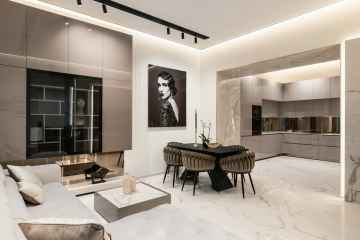 Luxury Apartment with Balcony