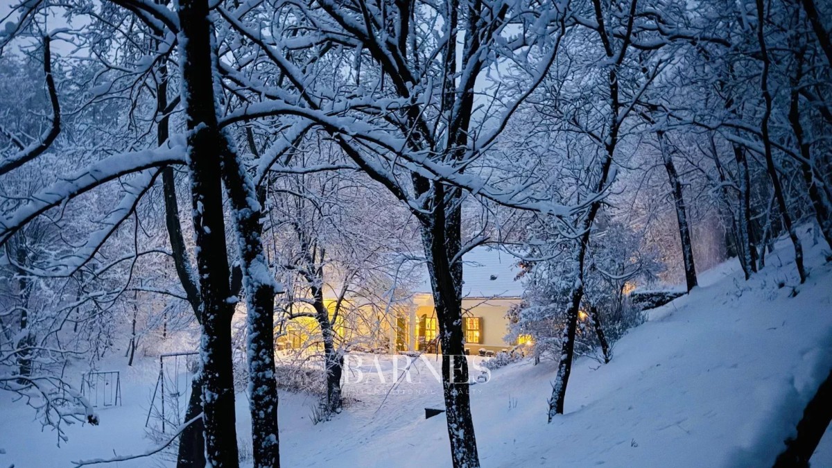 High Class Family Estate near Esztergom, with Renovation and Expansion Opportunities