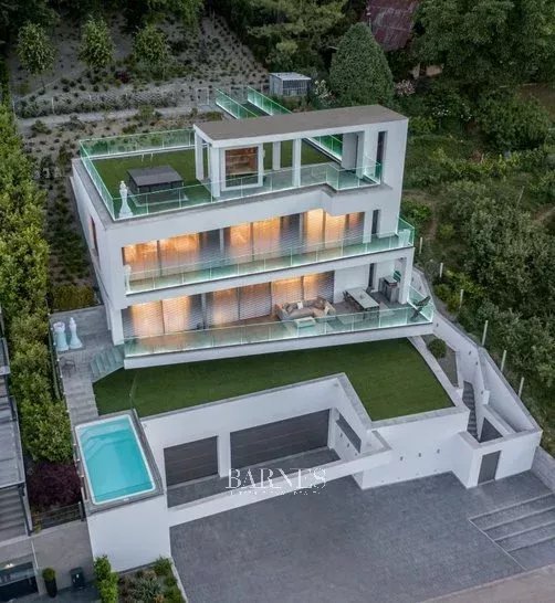 Exkluzív Panorámás Luxusvilla  Budapest II. kerületében