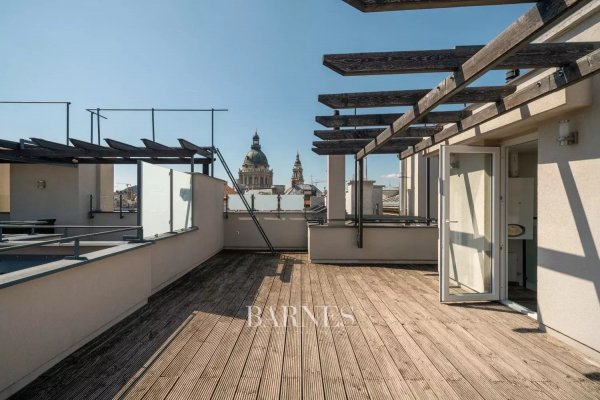 Downtown penthouse with a unique roof terrace and exceptional panoramic view
