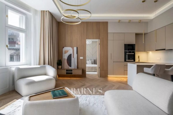 Stunning Apartment with panoramic view to Servita Square