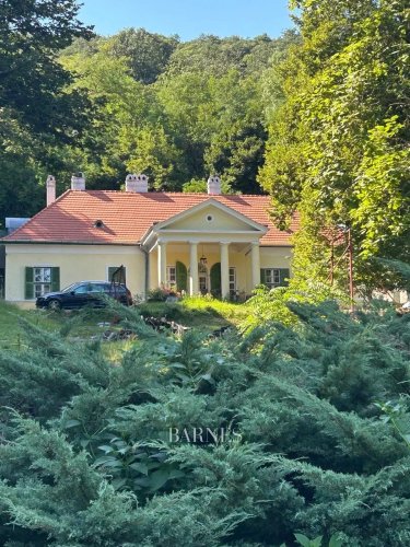 High Class Family Estate near Esztergom, with Renovation and Expansion Opportunities
