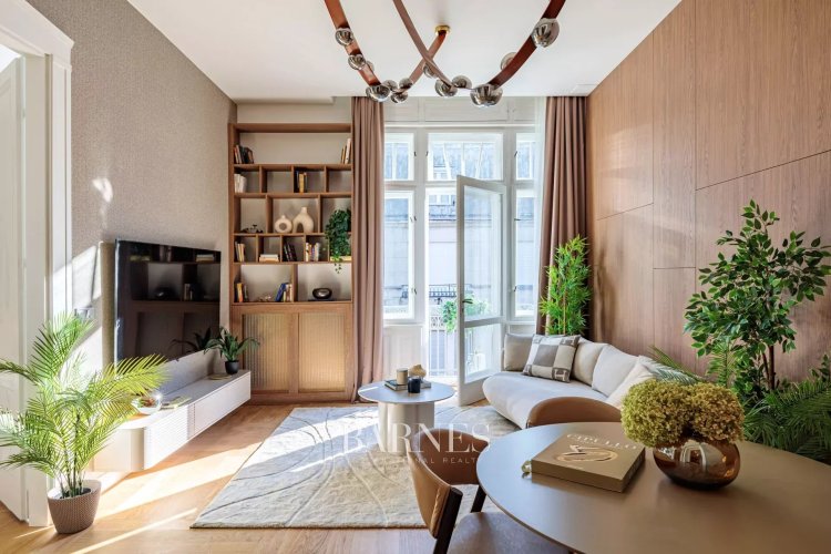 Newly Renovated Apartment with Three Balconies by Haris köz