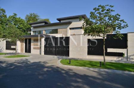 Eladó luxus házak Magyarország teljes területén - Barnes Magyarország