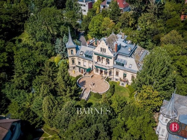 Eklektikus-neoreneszánsz villaépület a Rózsadombon