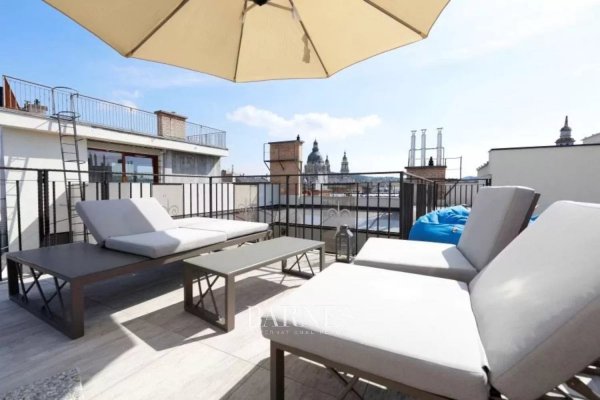 Eladó egy exkluzív, tetőteraszos penthouse a VI. kerületben, a Dessewffy utcában
