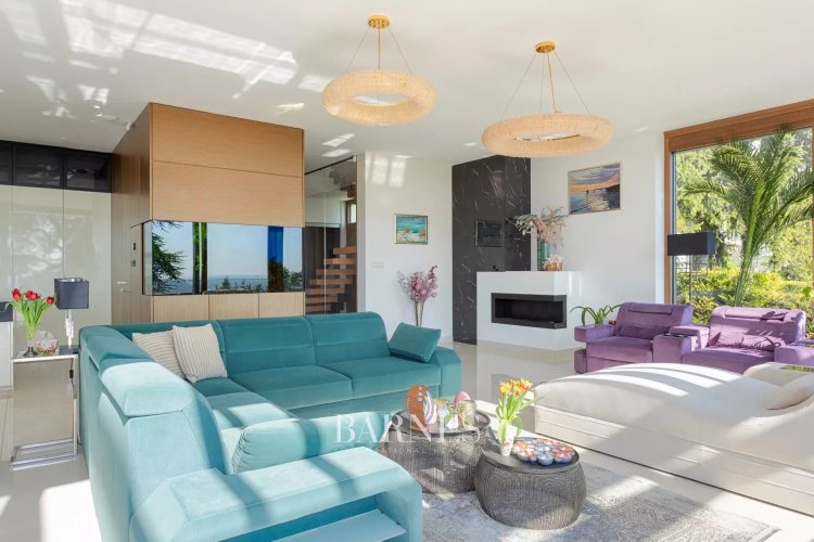Modern villa Orbánhegyen,  lélegzetelállító panorámával