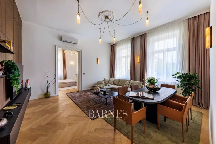 Exceptional Corner Apartment for Sale in the Heart of Budapest, District 5