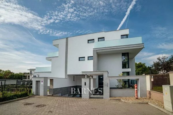 Eladó újépítésű lakások Budán, medencével, szaunával