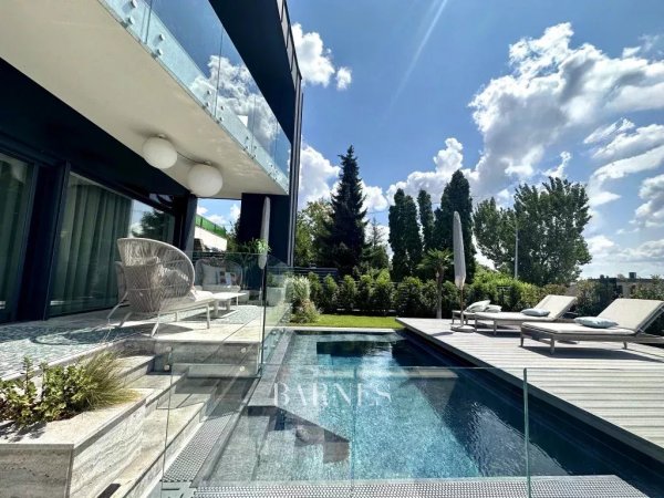 Modern, panoramic luxury villa on the shores of Lake Velence