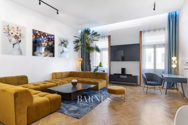 For sale: a nicely renovated property with 3 bedrooms on Podmaniczky Street!