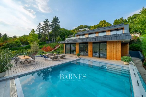 Luxury Villa for Sale in the 12th District of Budapest