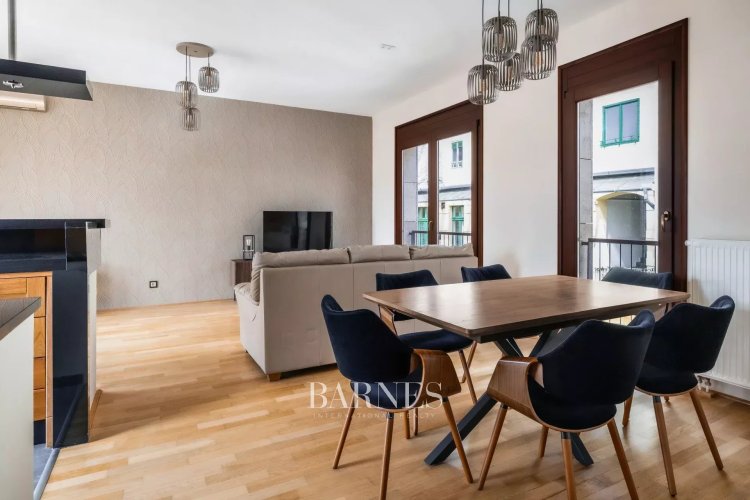 Belső kétszintes penthouse nagy terasszal eladó a Kazinczy utcában