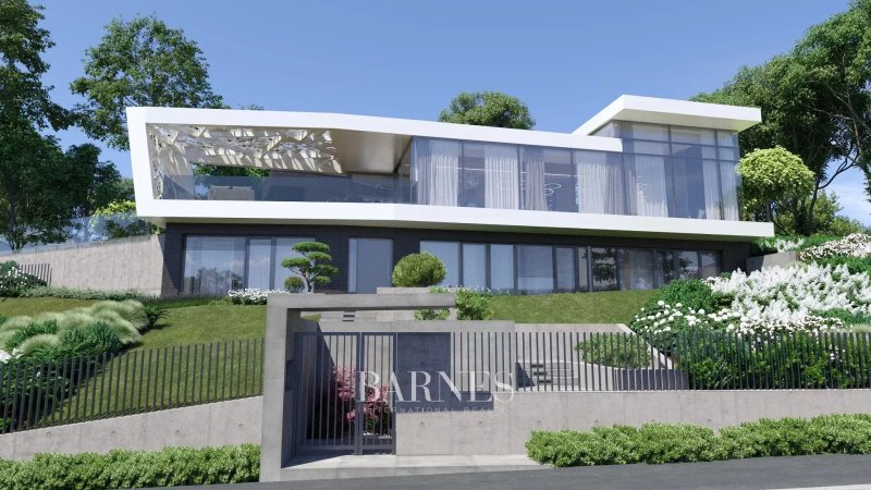 Iconic Luxury Villa in the Most Exclusive Area of Sváb Hill