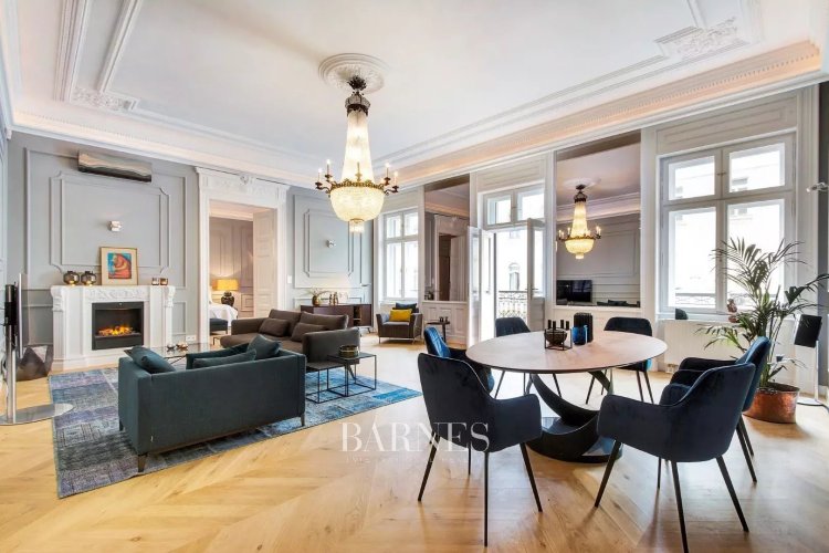 Két hálós luxuslakás a Szabadság térnél