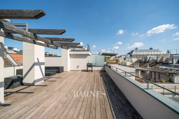 Downtown penthouse with a unique roof terrace and exceptional panoramic view