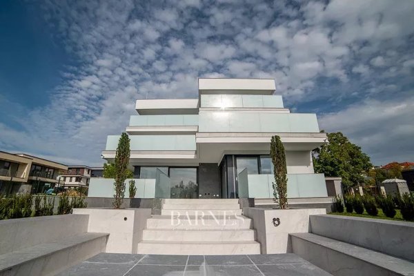 Eladó újépítésű lakások Budán, medencével, szaunával