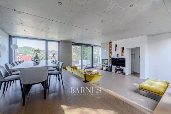 FOR RENT: PANORAMIC, MODERN-STYLE HOME CLOSE TO INTERNATIONAL SCHOOLS