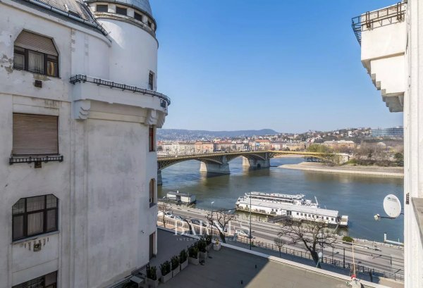 Dunai panorámás, 3 hálós luxuslakás kiadó a 13. kerületben, közel a Margit hídhoz