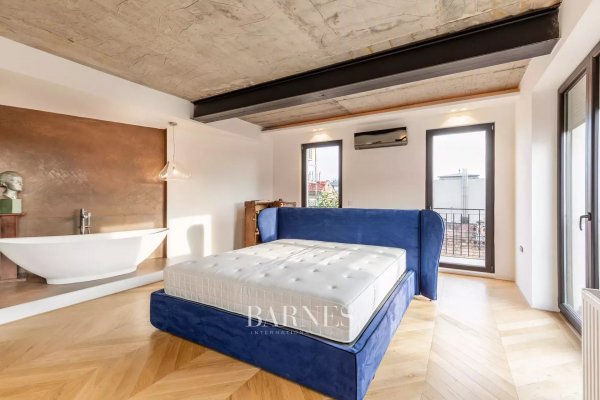 Exclusively at BARNES for sale: Unique Duplex Apartment with Panoramic Rooftop Terrace Near the Basilica