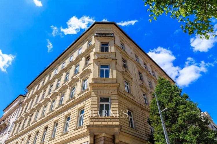 Exceptional Corner Apartment for Sale in the Heart of Budapest, District 5