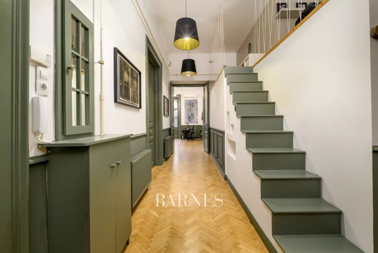 Two-Bedroom Apartment with Private Garden in the Heart of Budapest