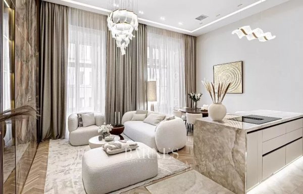 Two-Level Luxury Apartment near St. Stephen’s Basilica