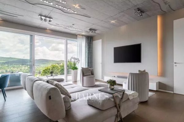 Exkluzív Panorámás Luxusvilla  Budapest II. kerületében