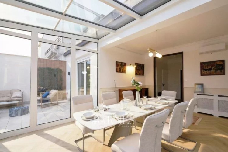 Exkluzív penthouse lakás Újlipótvárosban, páratlan dunai panorámával