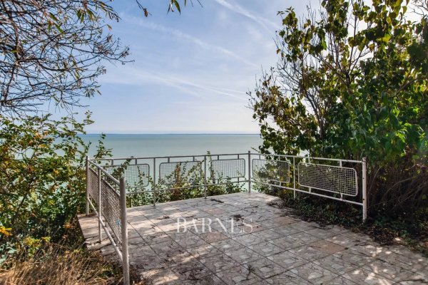 Family house for renovation  in Tihany, with eternal panoramic view