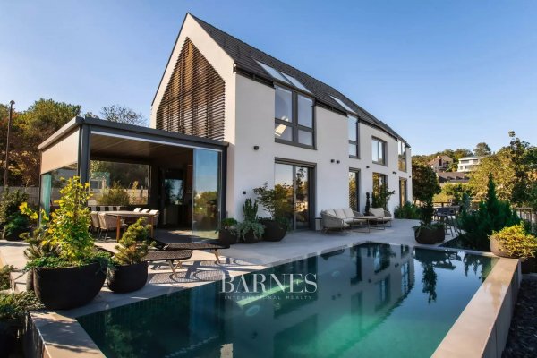 Turnkey, premium category, newly built villa in Tihany