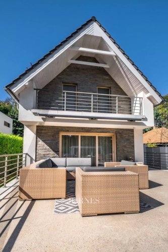 Rare Opportunity in Tihany – Luxury Living a Stone’s Throw from the Water