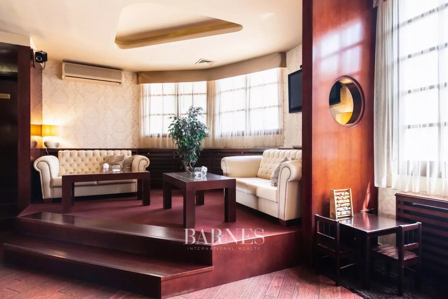 Örök panorámás Duna-parti ingatlan étteremmel és panzióval - picture 9