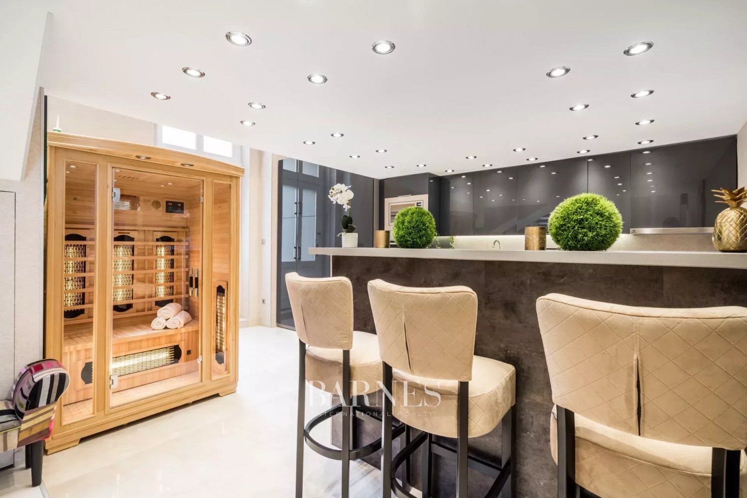 Two Airbnb apartments for sale in the 7th district, with windows facing Dohány Street - picture 15