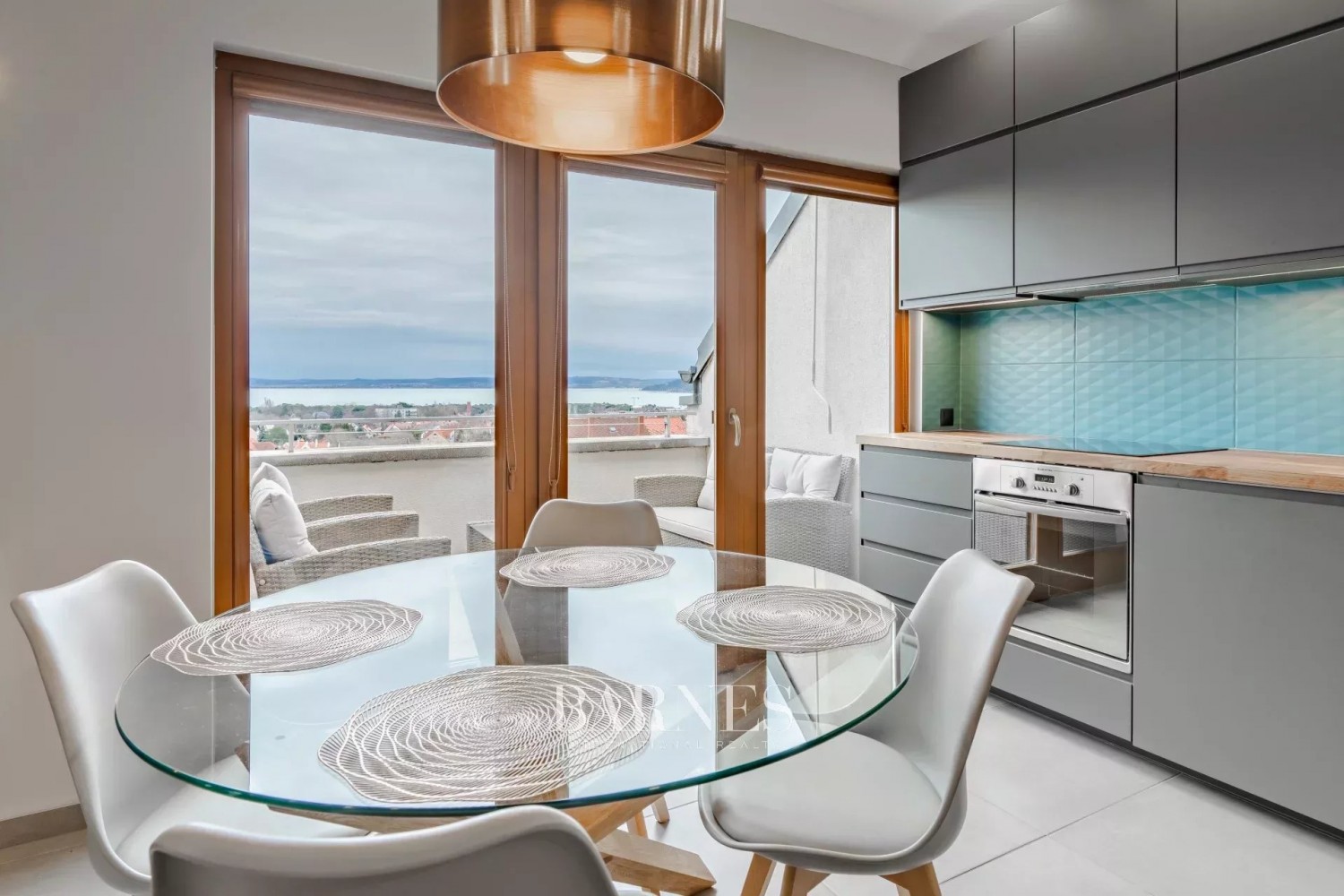 Medencés, panorámás apartmanház Balatonfüreden - picture 4