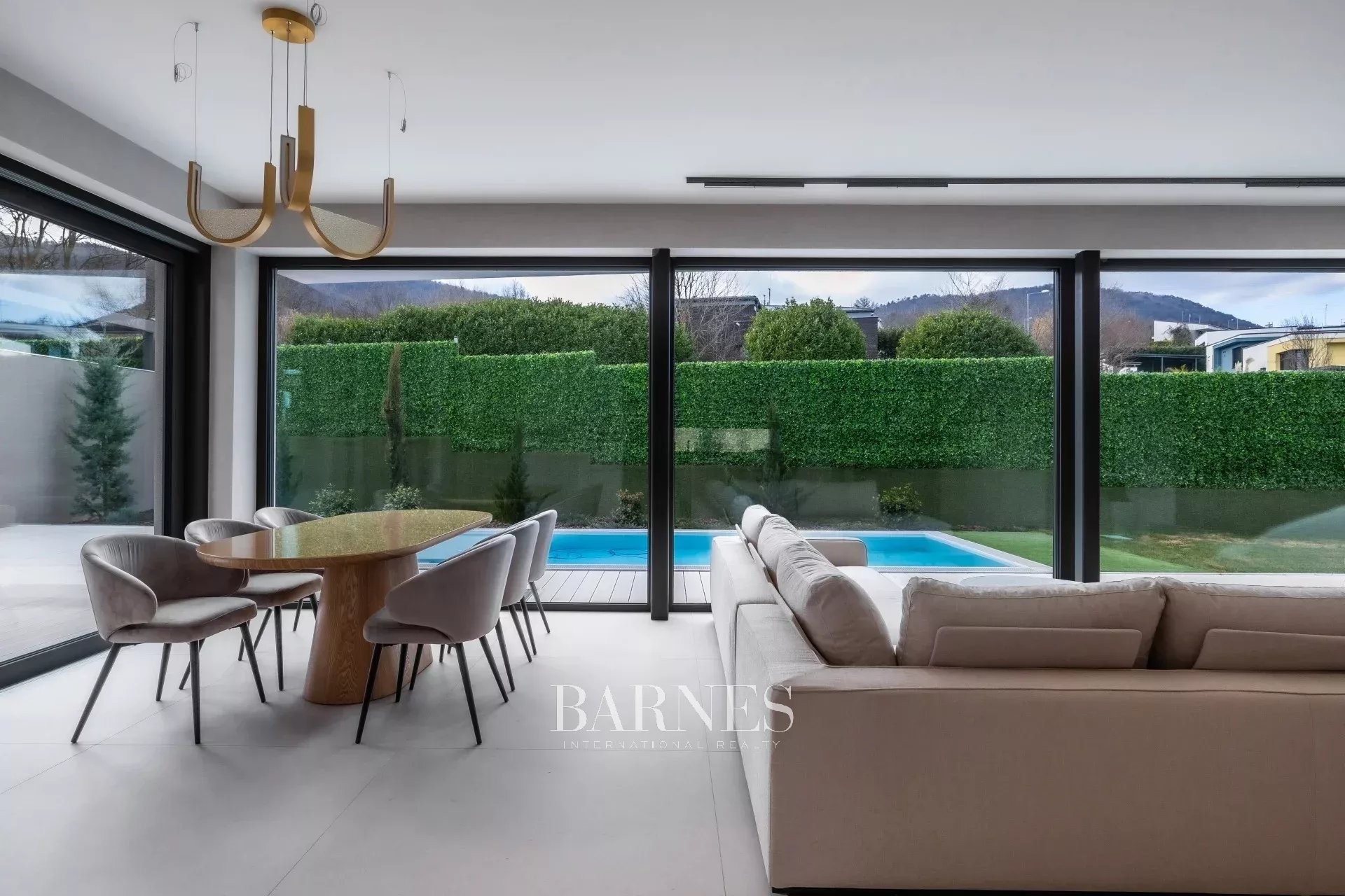 Panoramic Luxury Home at Harsánylejtő, with Garden and Pool - picture 6