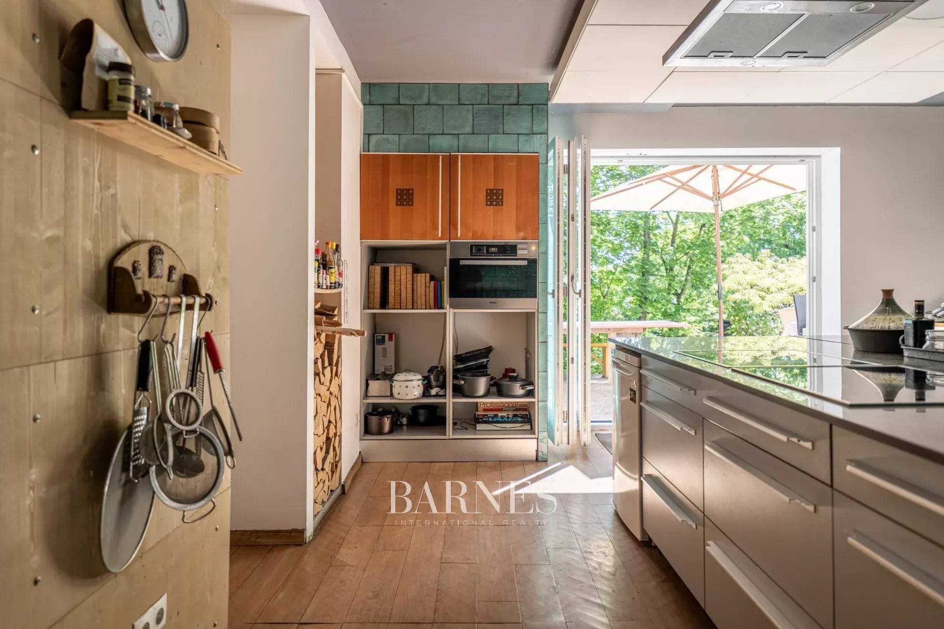 Exceptional Historic Villa for Sale on Kis-Svábhegy with Panoramic Views of Buda Castle - picture 8