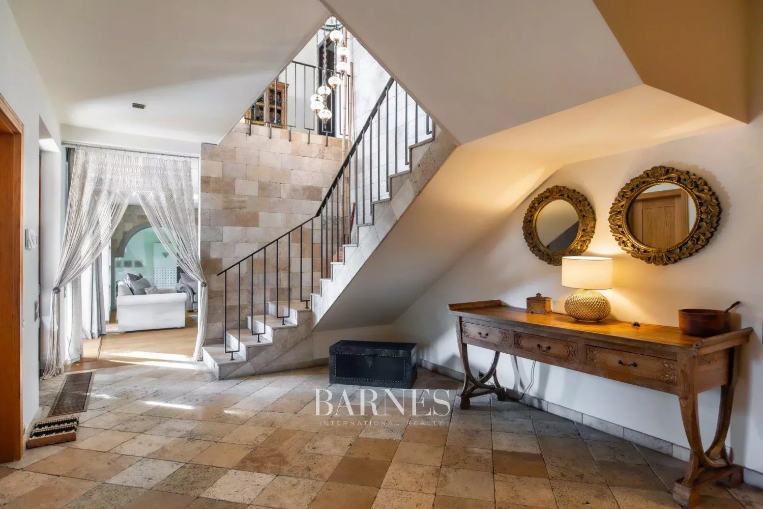 Resort-stílusú családi villa: a kikapcsolódás és a feltöltődés luxusszigete - picture 5