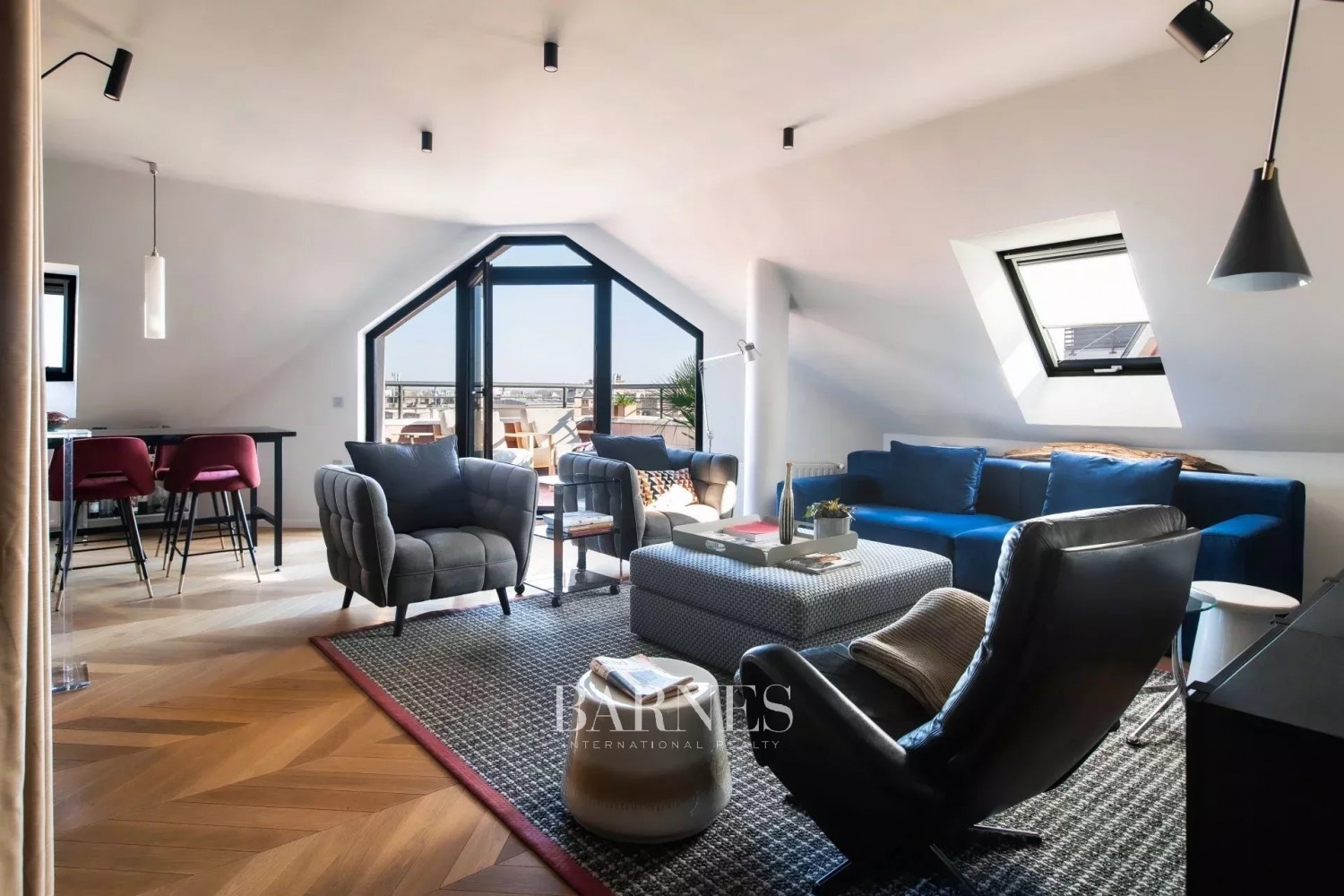 Modern apartment with terrace, panoramic view near Abdrássy út and Kodály körönd - picture 1