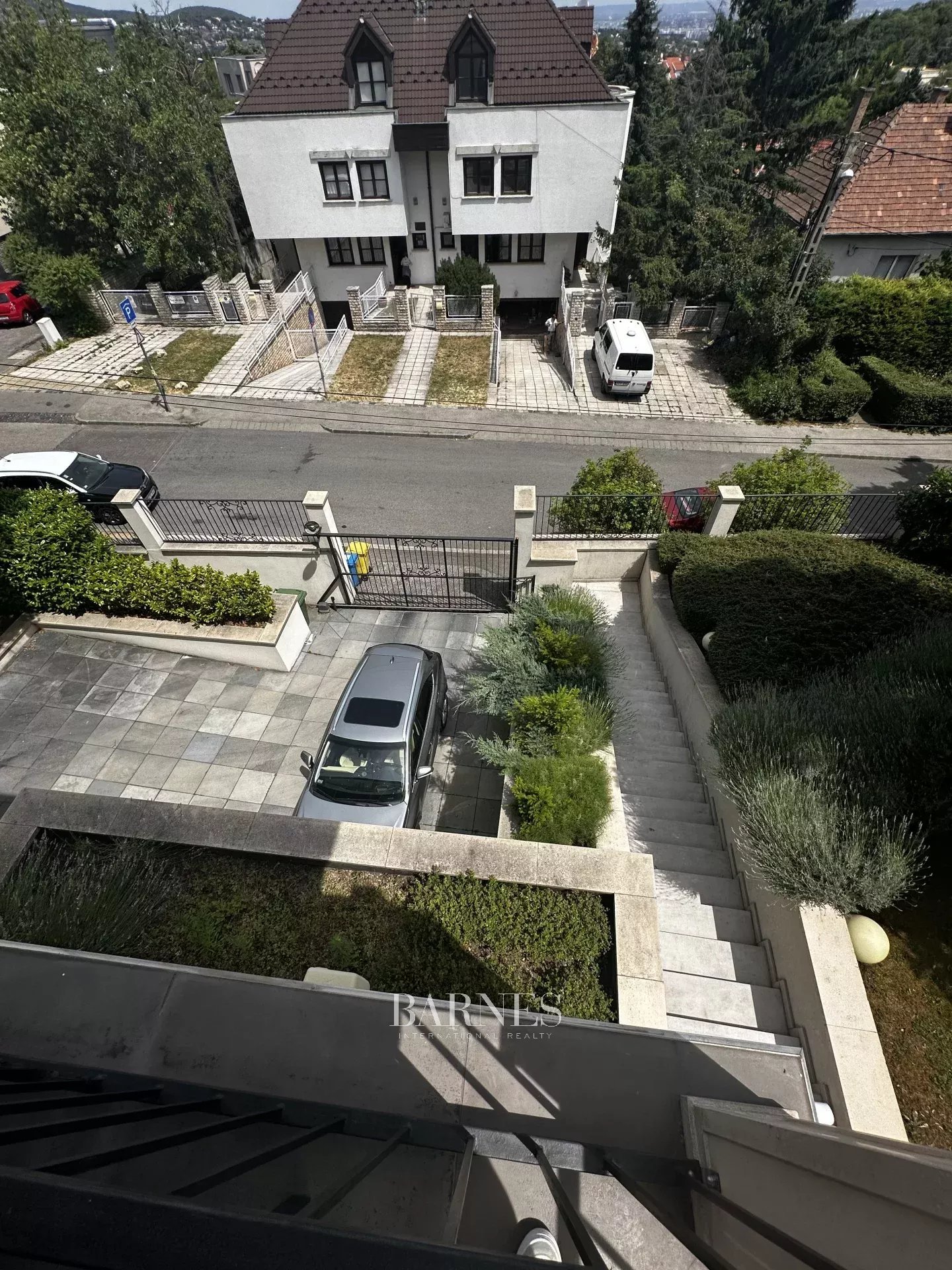 Kiadó irodaépület/cégközpont a XII. kerületben, az Orbánhegyen - picture 18