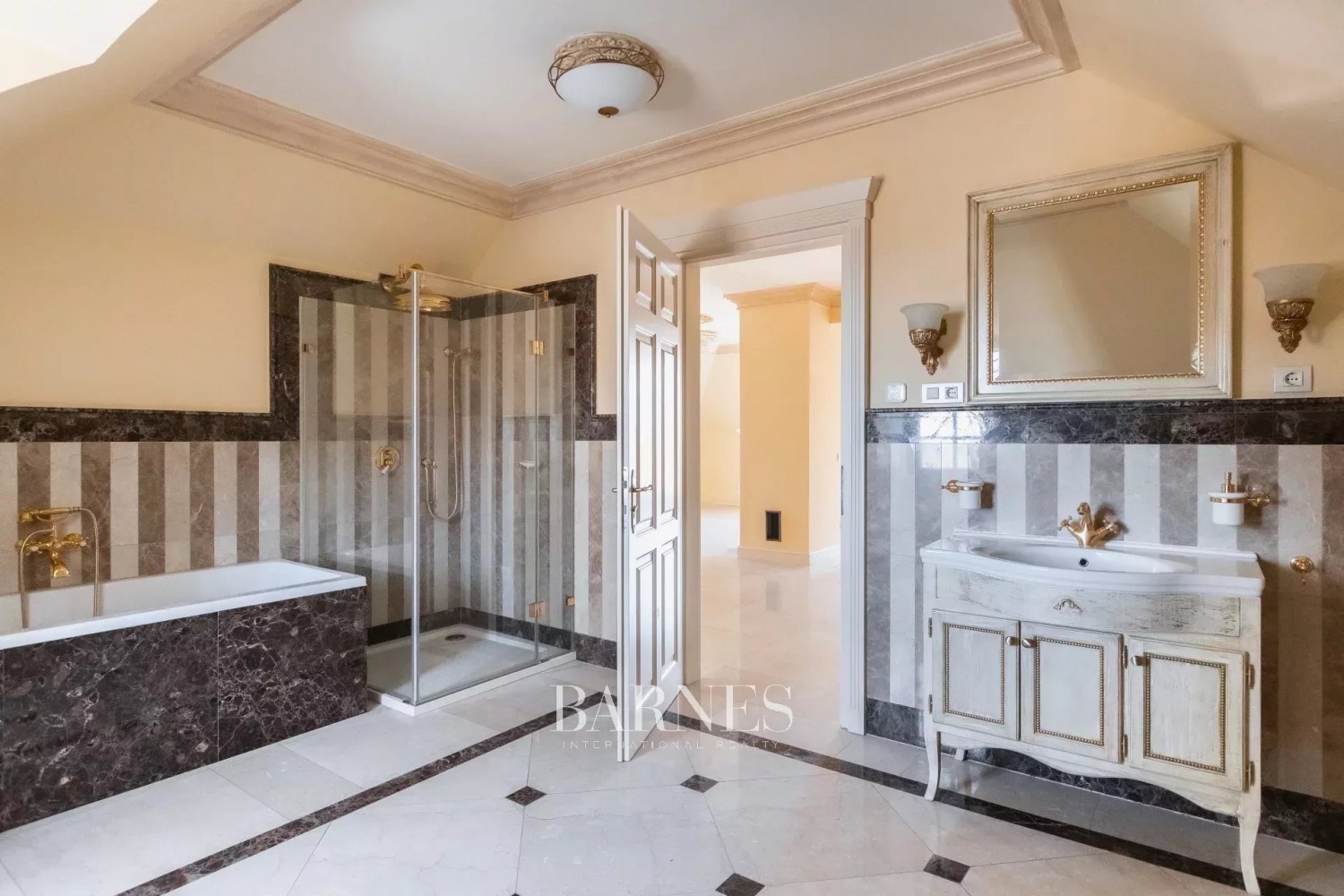 Egyedülálló budai panorámás villa kiadó - picture 17