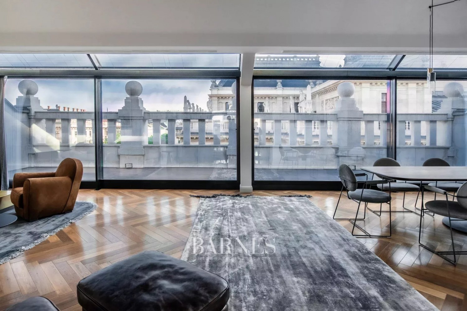 Panorámás luxus penthouse az Operaház és a Balettintézet szomszédságában - picture 1