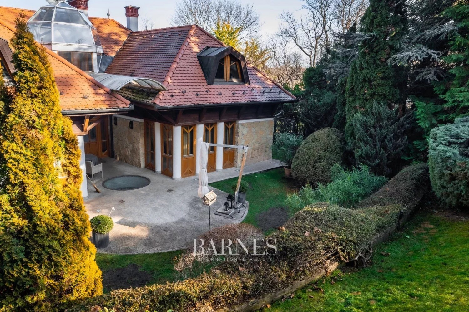 Zugliget family villa in the embrace of nature - picture 5 title=