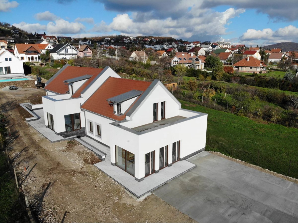 Property with a panorama, next to a grape arbor in Balatonfüred - picture 6
