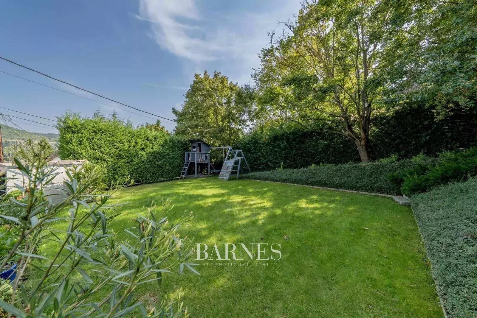 KIADÓ PANORÁMÁS, MODERN STÍLUSÚ OTTHON A NEMZETKÖZI ISKOLÁK VONZÁSKÖRZETÉBEN - picture 13