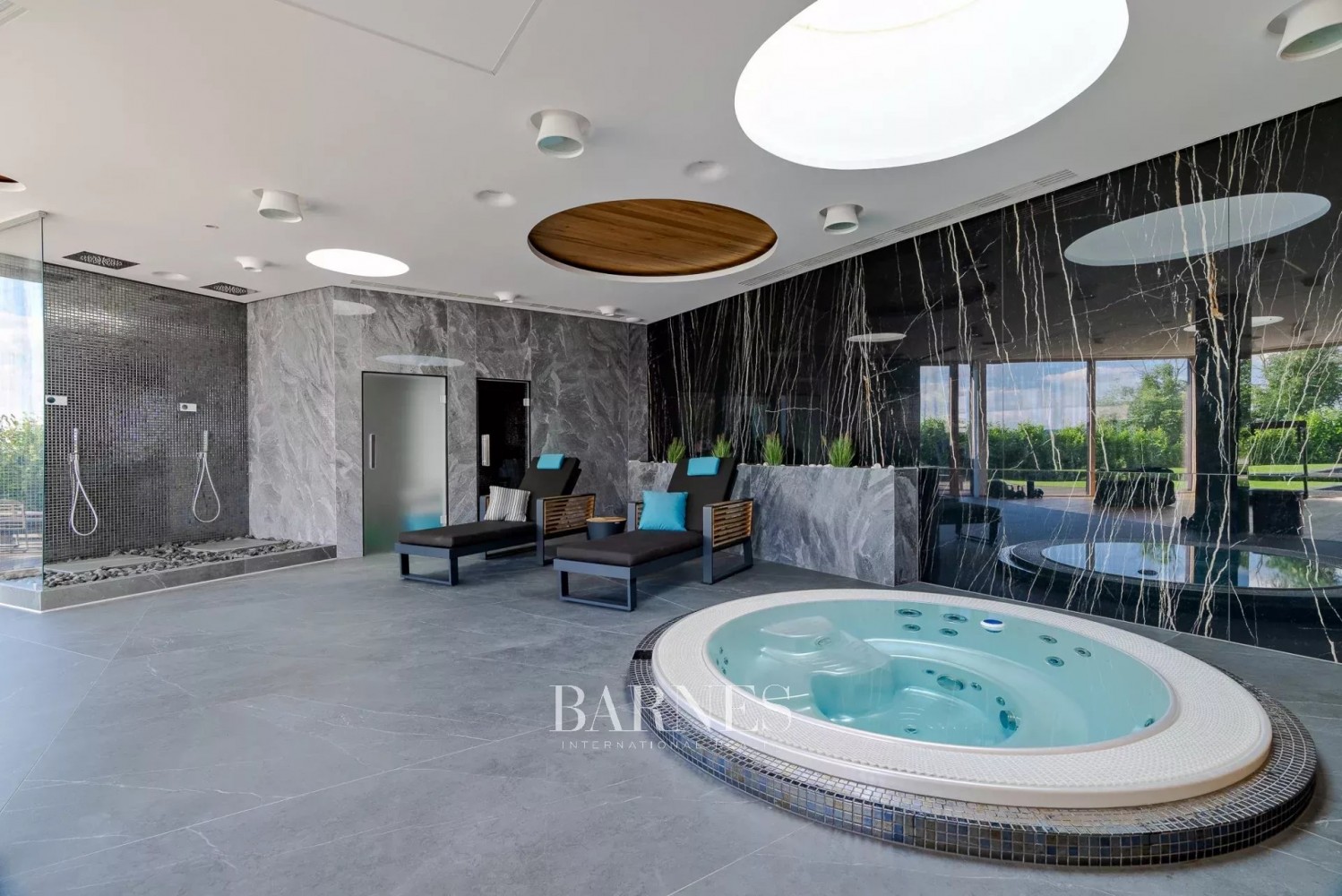 Exclusive Luxury Villa with Breathtaking Panoramic Views for Sale - picture 23