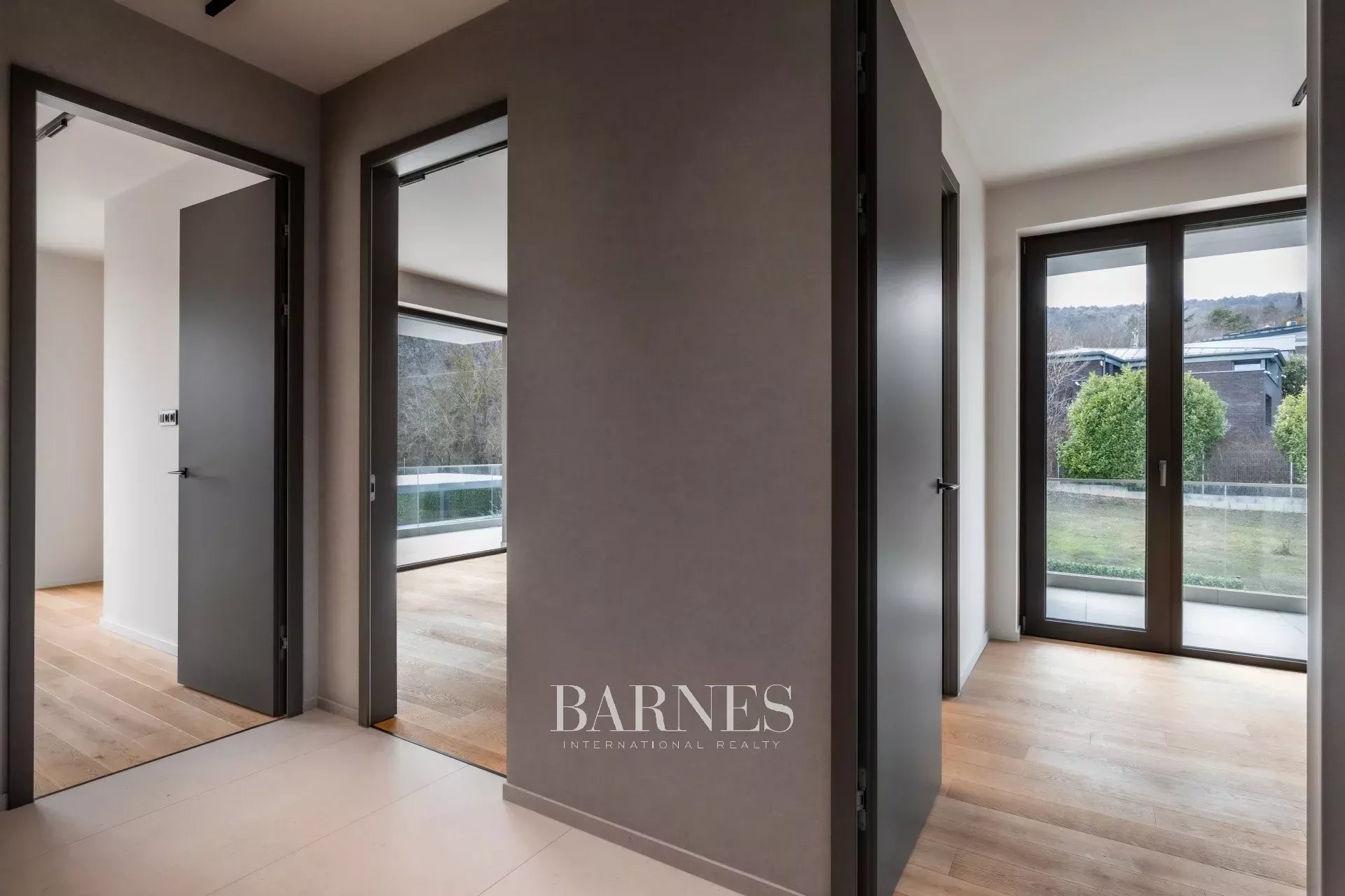 Panoramic Luxury Home at Harsánylejtő, with Garden and Pool - picture 15