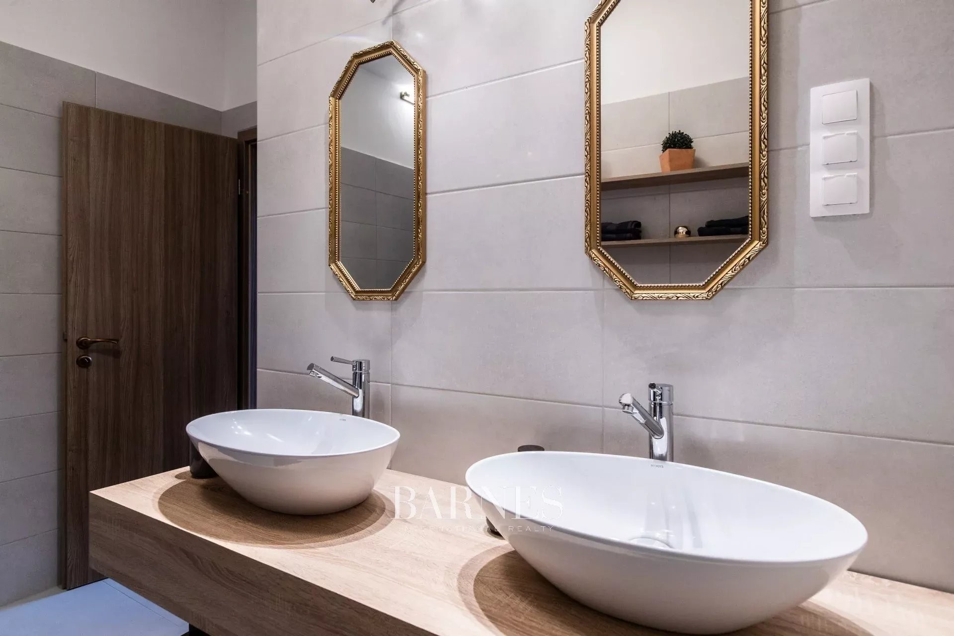 Modern, belvárosi lakás, tetőterasszal - picture 11