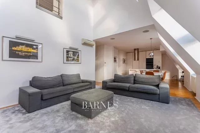 Kiadó 2 hálószobás, belső kétszintes penthouse apartman városi panorámával - picture 6